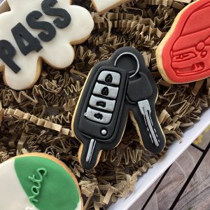 Car Keys Cookie Cutter and Fondant Embosser – Fun Biscuit Stamp for New Car Gifts, Driving Test Passes, and Birthday Bakes