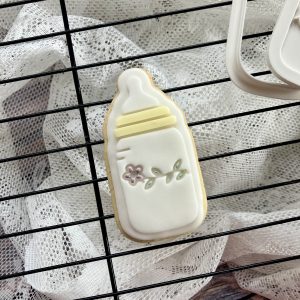 Floral Baby Bottle Cookie Cutter & Embosser – Baby Shower Cookie Stamp – Fondant Cutter for Christening, Baptism, Birthday (8cm)