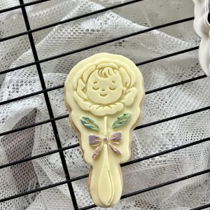 Floral Baby Rattle Cookie Cutter & Embosser – Baby Shower Cookie Stamp – Fondant Cutter with Baby Face in Flower (9cm)